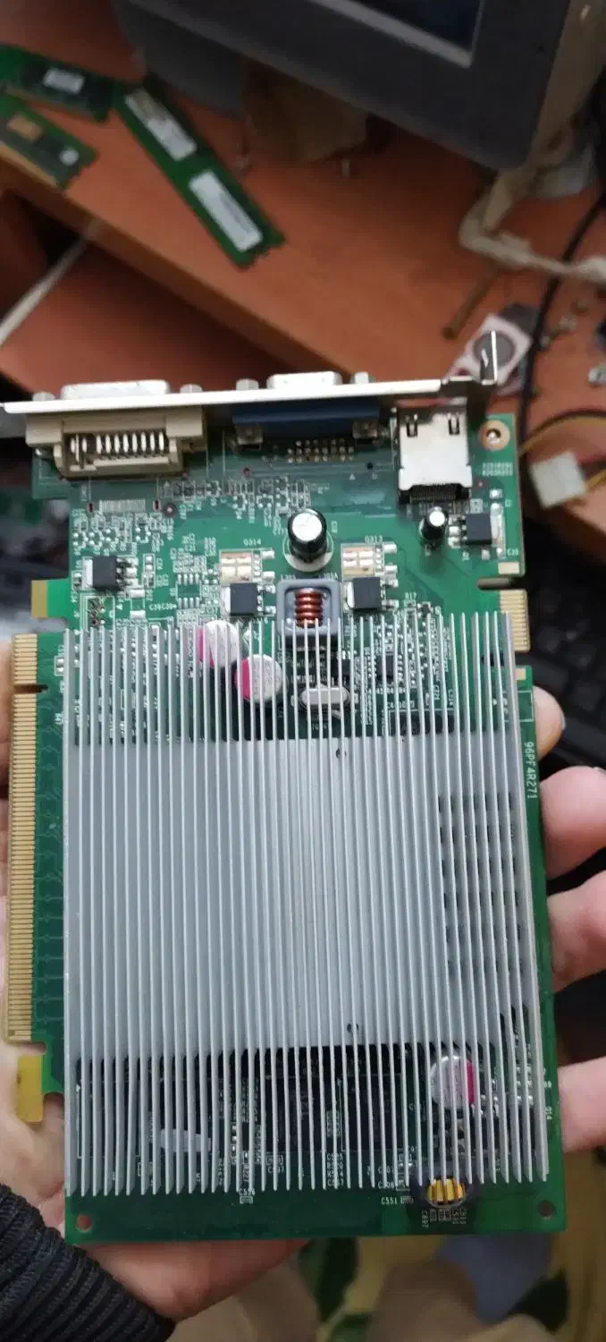 گرافیک 1 گیگ 9500  128 بیتی|قطعات و لوازم جانبی رایانه|علی‌آباد کتول, |دیوار