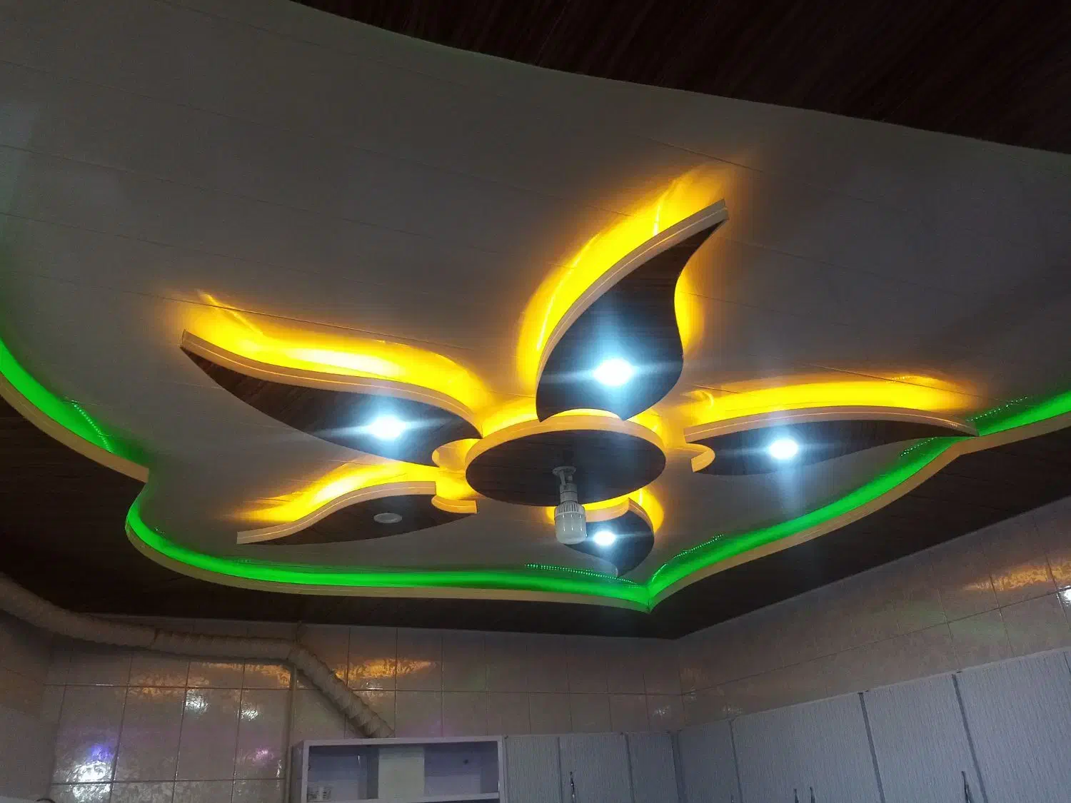 برق کاری|خدمات پیشه و مهارت|کامیاران, |دیوار