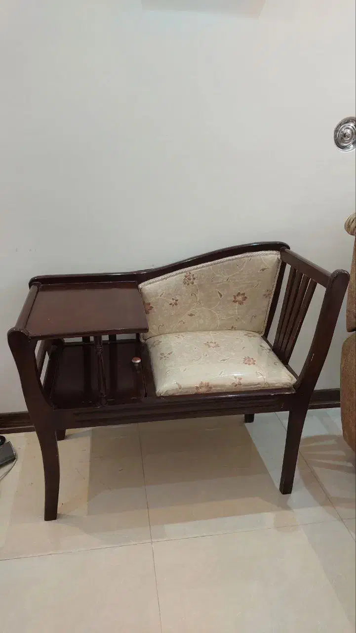 میز تلفن چوبی|میز تلفن|اصفهان, قلعه طبره|دیوار