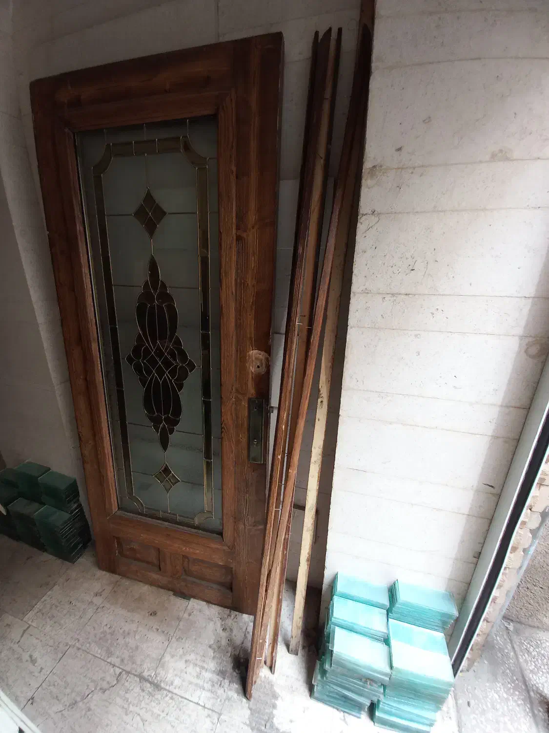 درب شیشه با قاب و فریم کاملا چوبی|مصالح و تجهیزات ساختمان|تهران, قلهک|دیوار