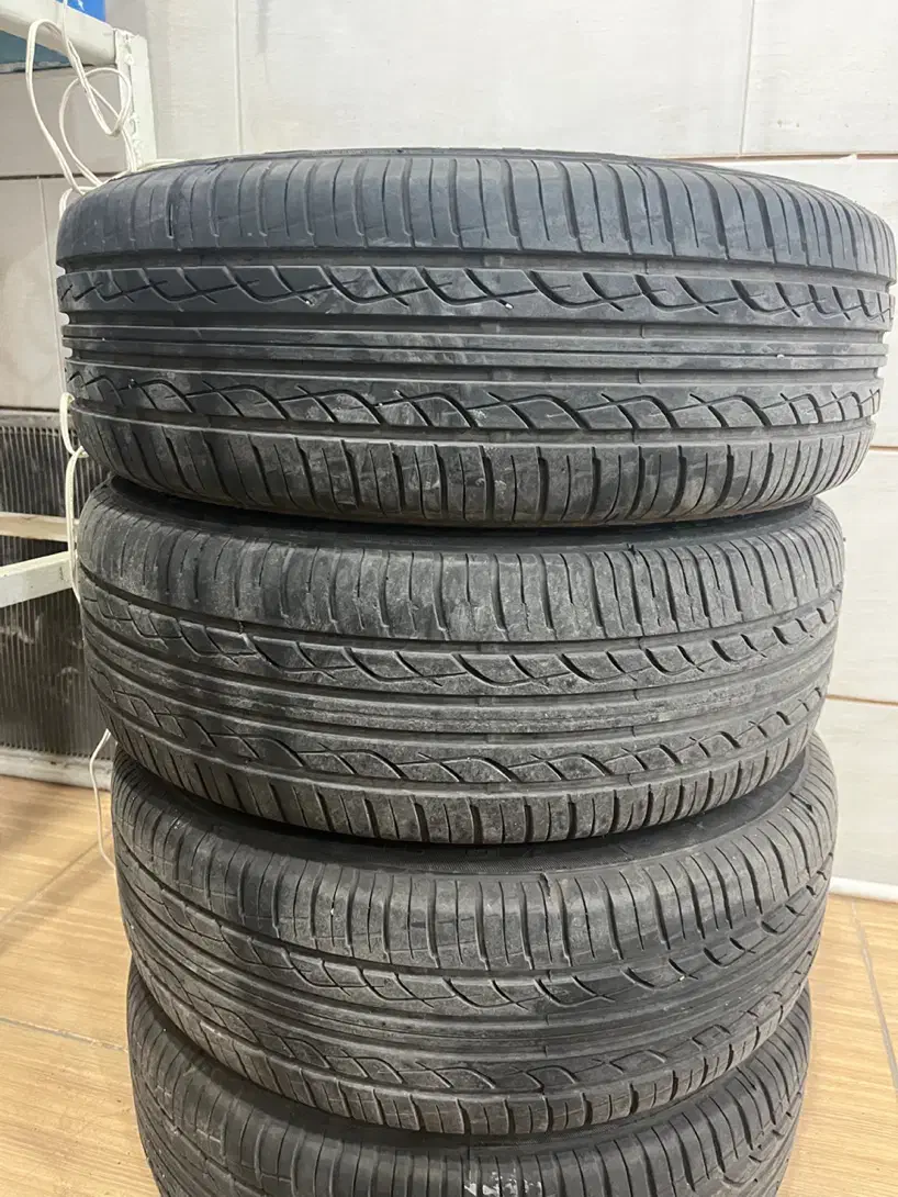 لاستیک 80 درصد|قطعات یدکی و لوازم جانبی|فولادشهر, فولادشهر|دیوار