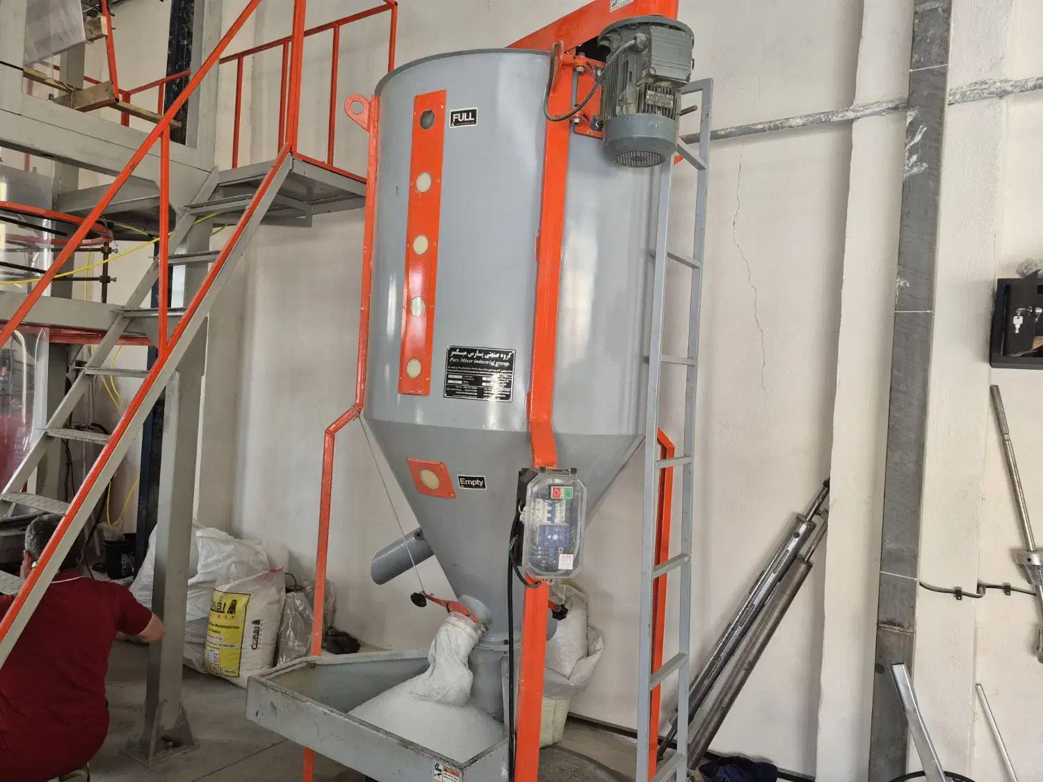 ۱نفر آقا تولید کار نایلون نیازمندیم|استخدام صنعتی، فنی، مهندسی|فردیس, منظریه|دیوار