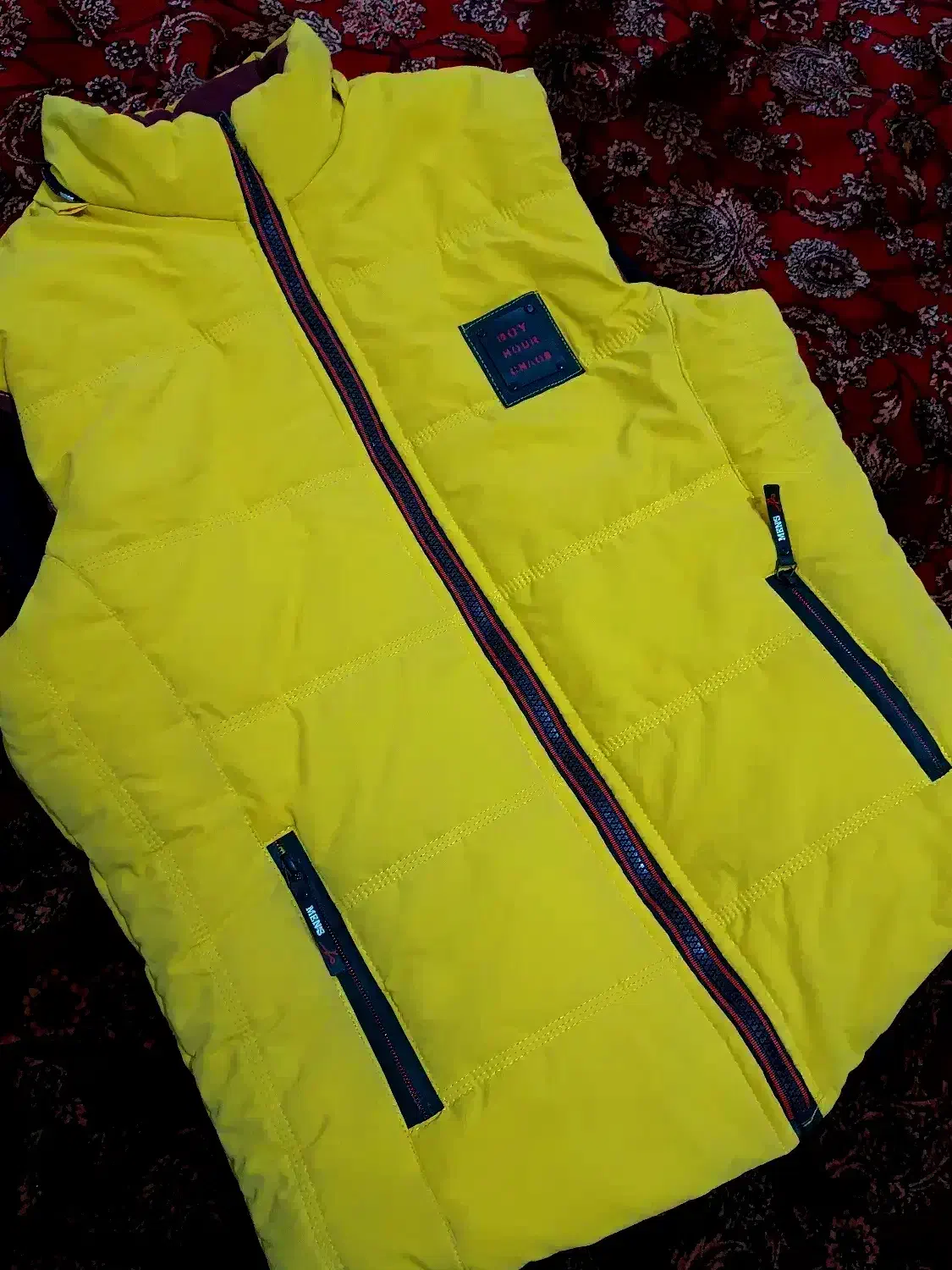 پافر.نو. تمیز|لباس|قدس, شهرقدس|دیوار