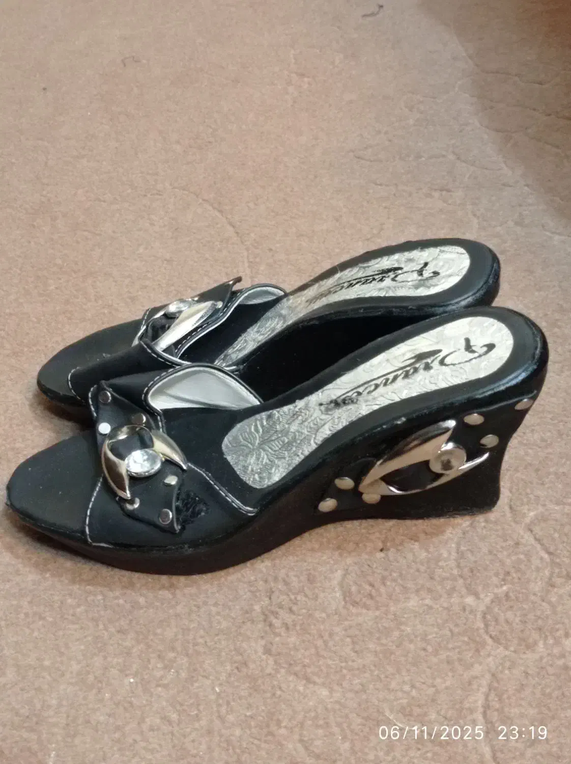 دو عدد صندل یک کفش تمیز اصلا پوشیده نشده|کیف، کفش، کمربند|شاهینشهر, برخوار غرب|دیوار