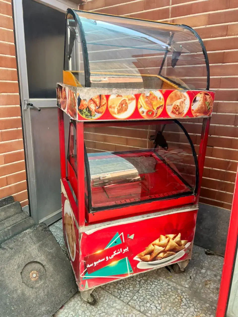 نیرو جهت کار در فست فود|استخدام خدمات فروشگاه و رستوران|کاشان, مفتح|دیوار