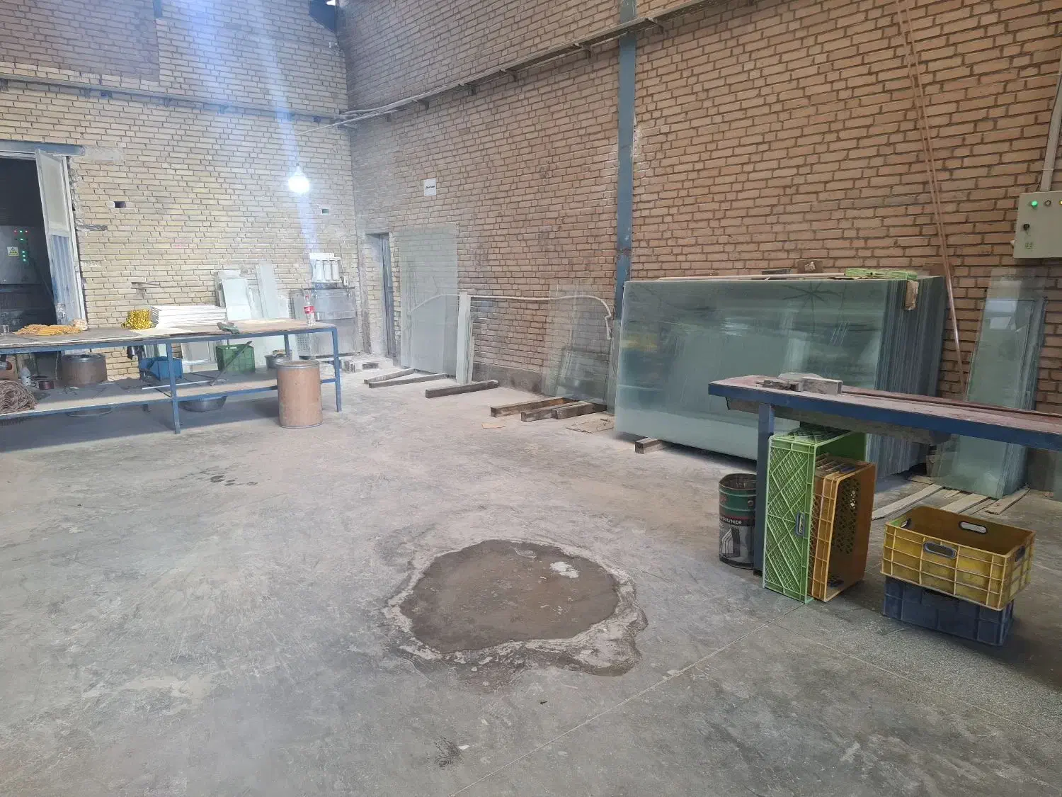 کارگر ساده درشیشه بری و مونتاژ کاری درب وپنجره|استخدام خدمات فروشگاه و رستوران|رباطکریم, شهرک صنعتی زوارهای|دیوار