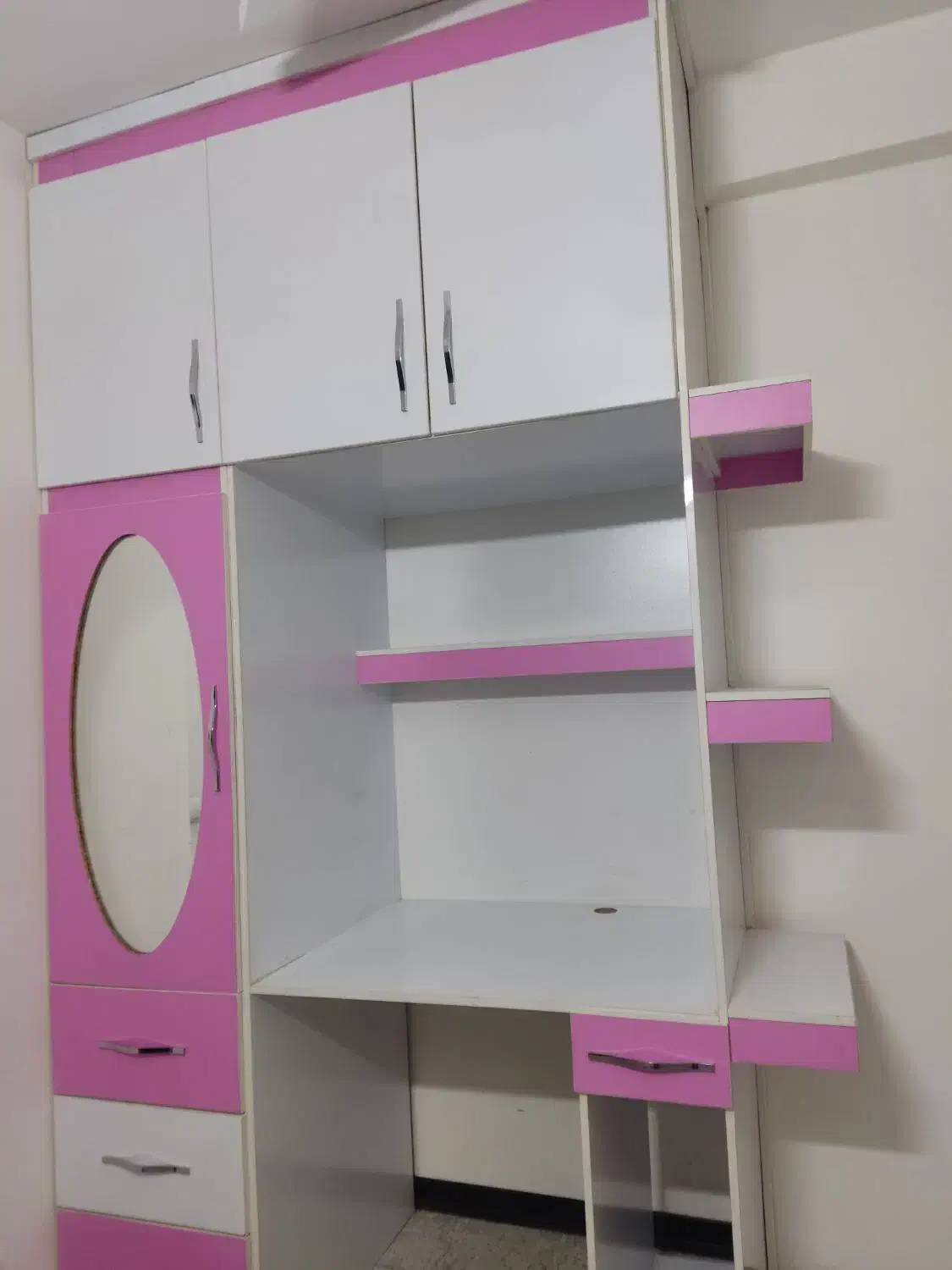 میز کامپیوتر و جالباسی|میز تحریر و کامپیوتر|فولادشهر, مسکن مهر فولادشهر|دیوار