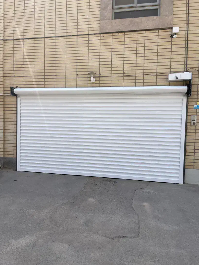 کرکره برقی و انواع درب اتوماتیک(پرداخت ماهانه)|خدمات پیشه و مهارت|اصفهان, کوی شهید کشوری|دیوار