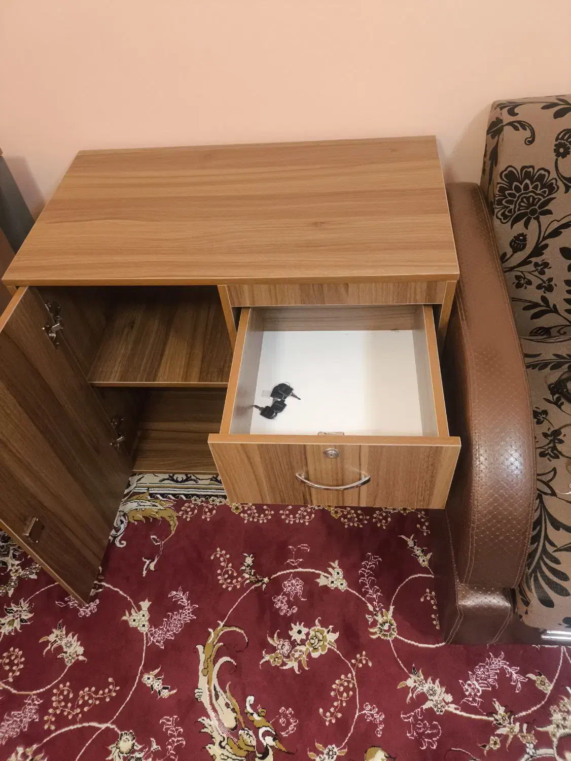 میز|میز تحریر و کامپیوتر|آبادان, |دیوار