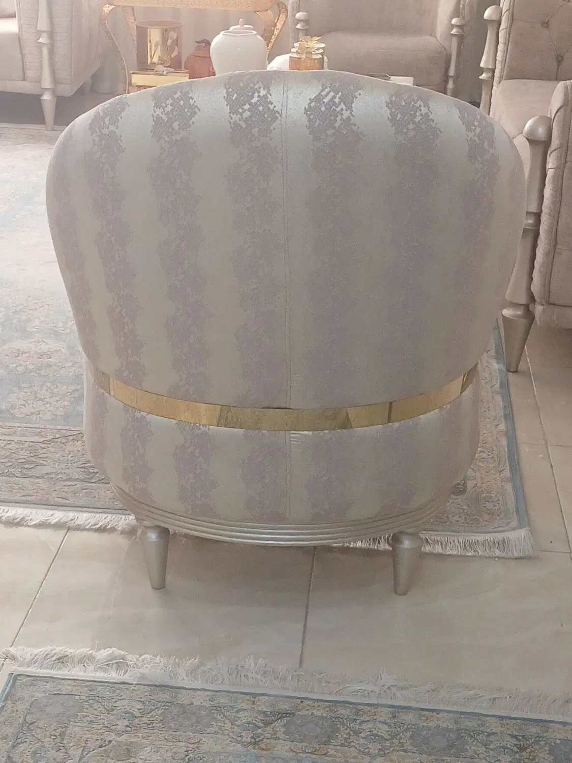 مبل ۸نفره مدرن و شیک|مبلمان خانگی و میز عسلی|شیراز, کلاهدوز|دیوار