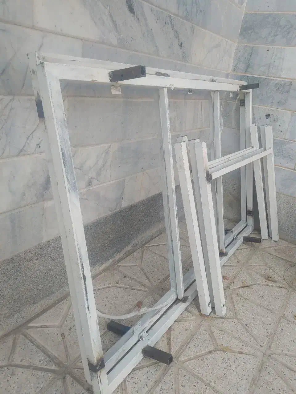 یک عدد تخته کار باپایه ها|لوازم خیاطی و بافتنی|گلبهار, شهر جدید گلبهار|دیوار