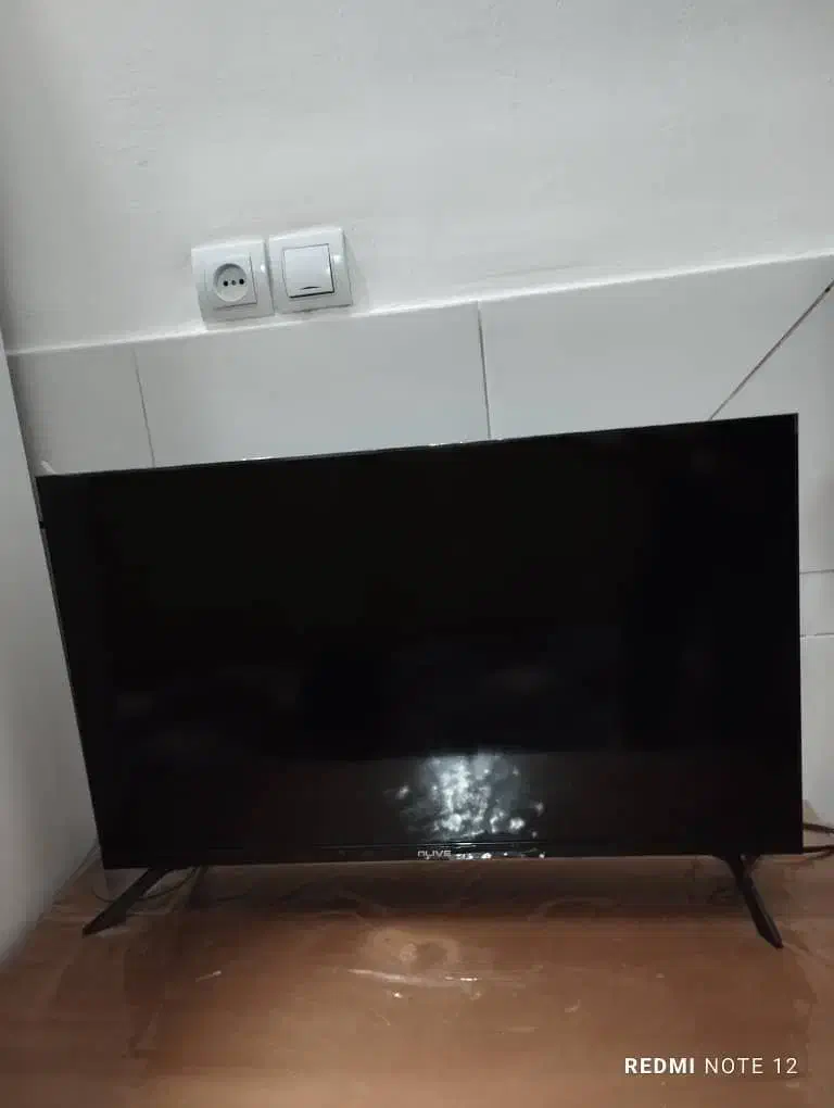 تلویزیون 32 اینچ|تلویزیون و پروژکتور|خمینیشهر, |دیوار