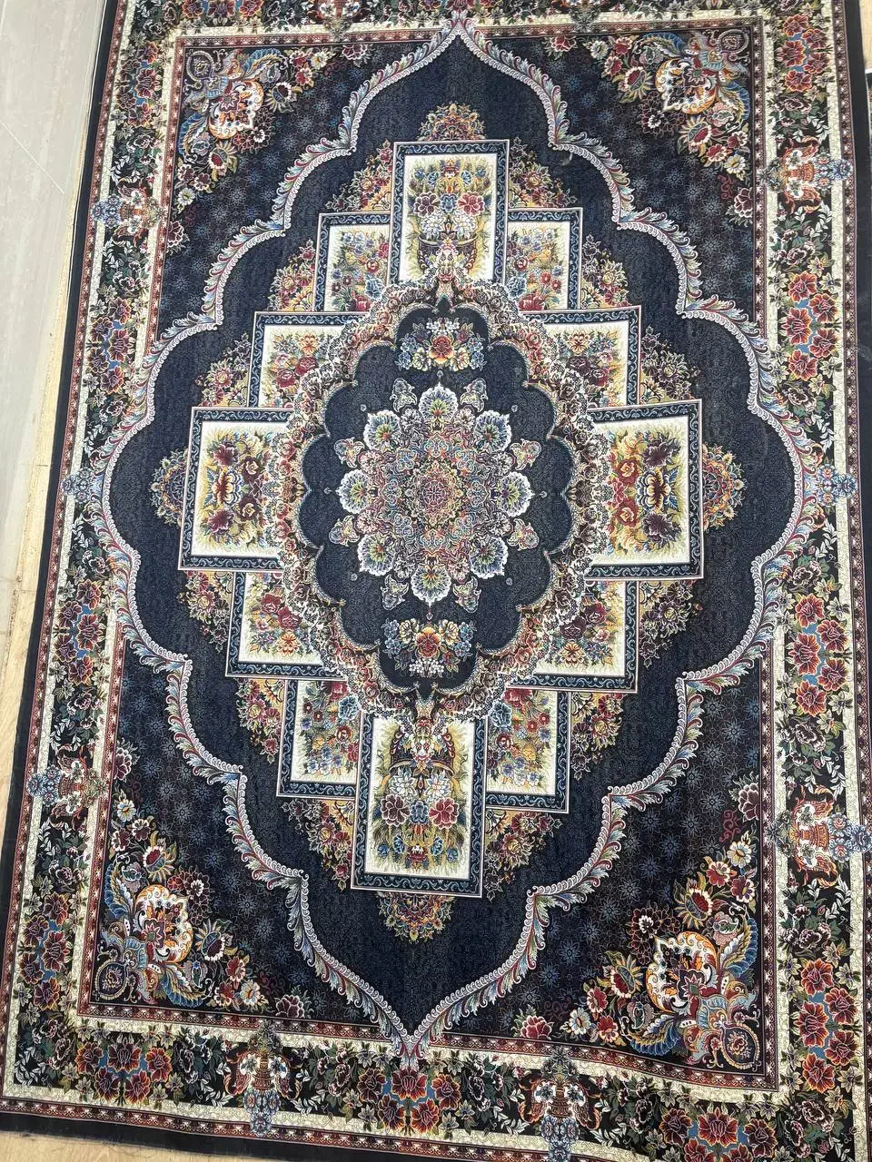 قالیچه پشت نمدی|فرش|برخوار, |دیوار