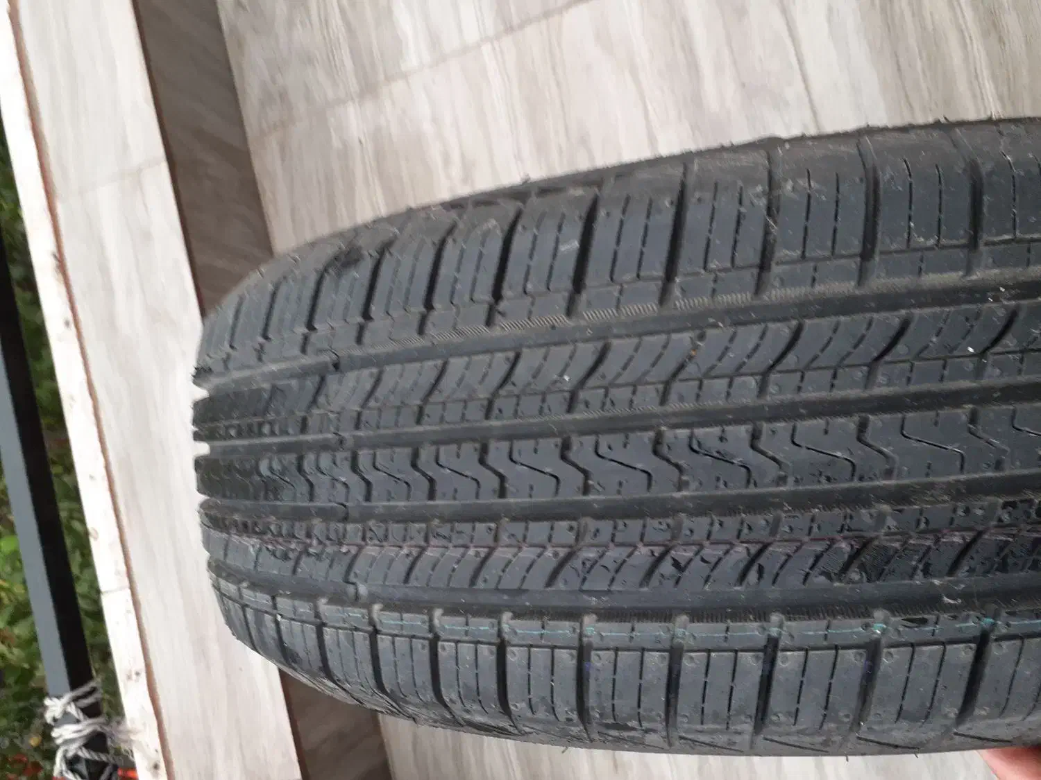 لاستیک خارجی|قطعات یدکی و لوازم جانبی|لاهیجان, کوی خزر|دیوار