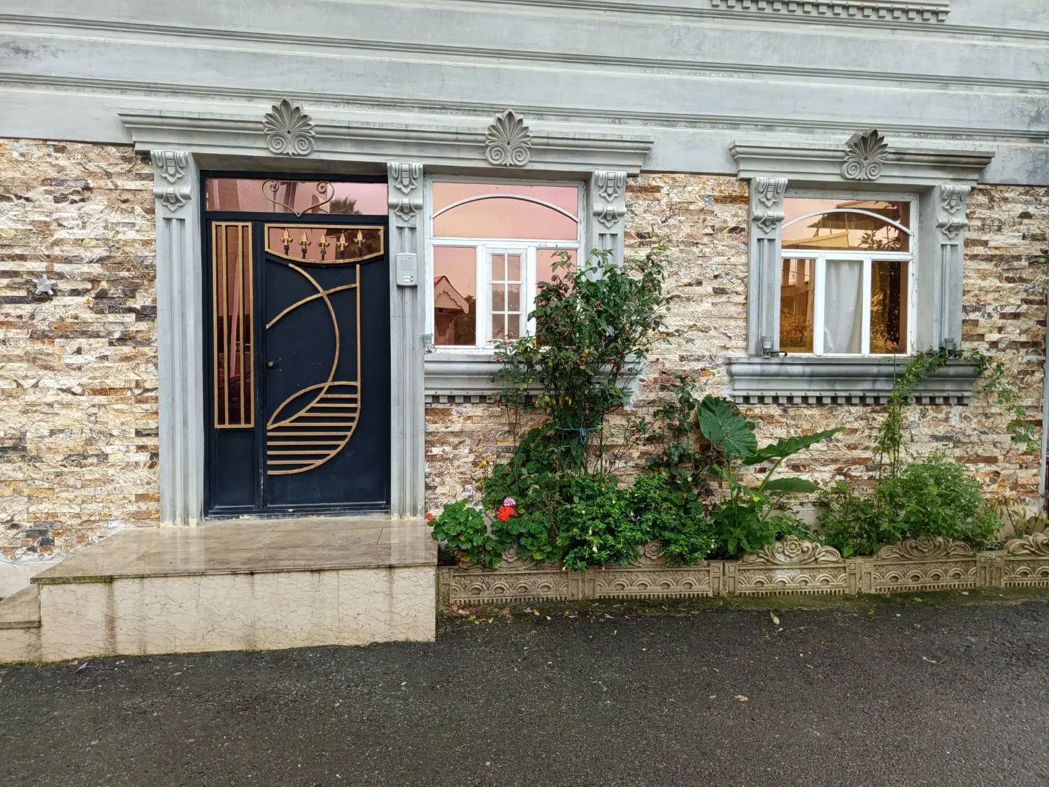 ویلا دو خوابه 120متر دارای حیاط و پارکینگ کولردار|اجارهٔ کوتاهمدت آپارتمان و سوئیت|آستارا, |دیوار