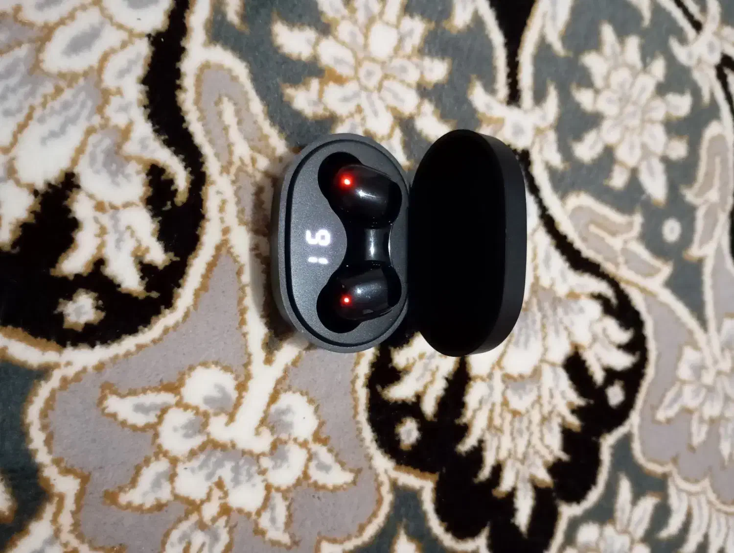 ایر پاد.ردمی|پخش‌کننده همراه|میانه, |دیوار