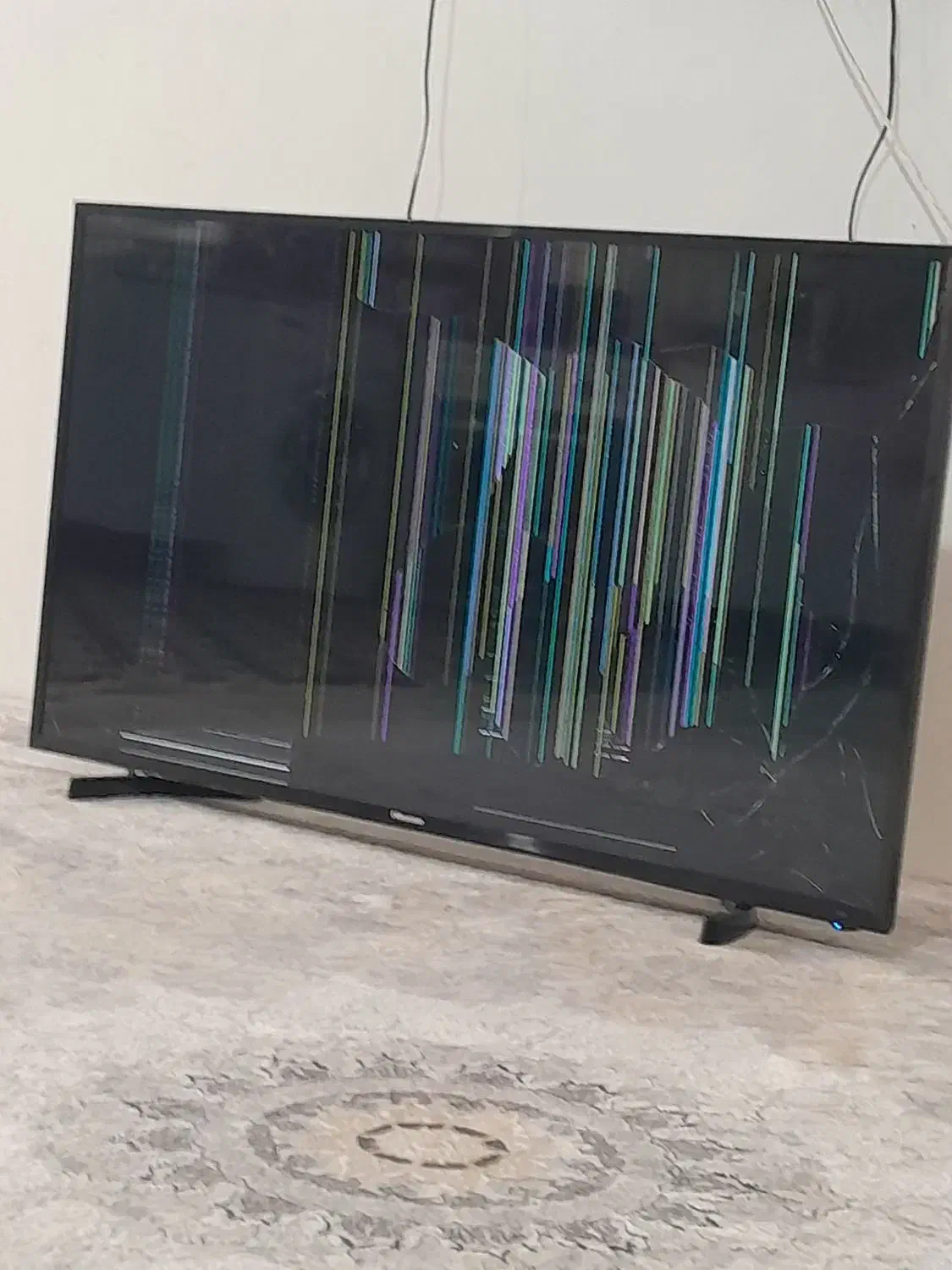 تلویزیون ال سی دی سوخته|تلویزیون و پروژکتور|بجنورد, |دیوار