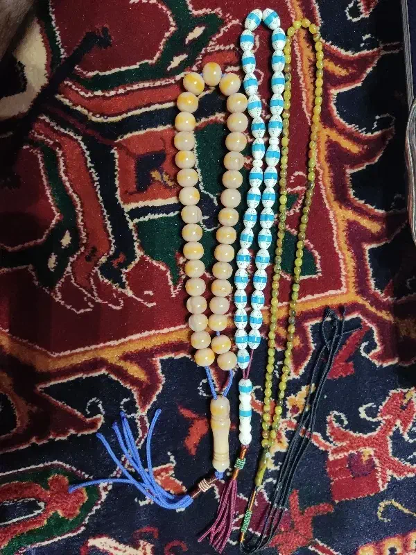 تسبیح|کلکسیون اشیاء عتیقه|بندر انزلی, لیچارگی حسن رود|دیوار