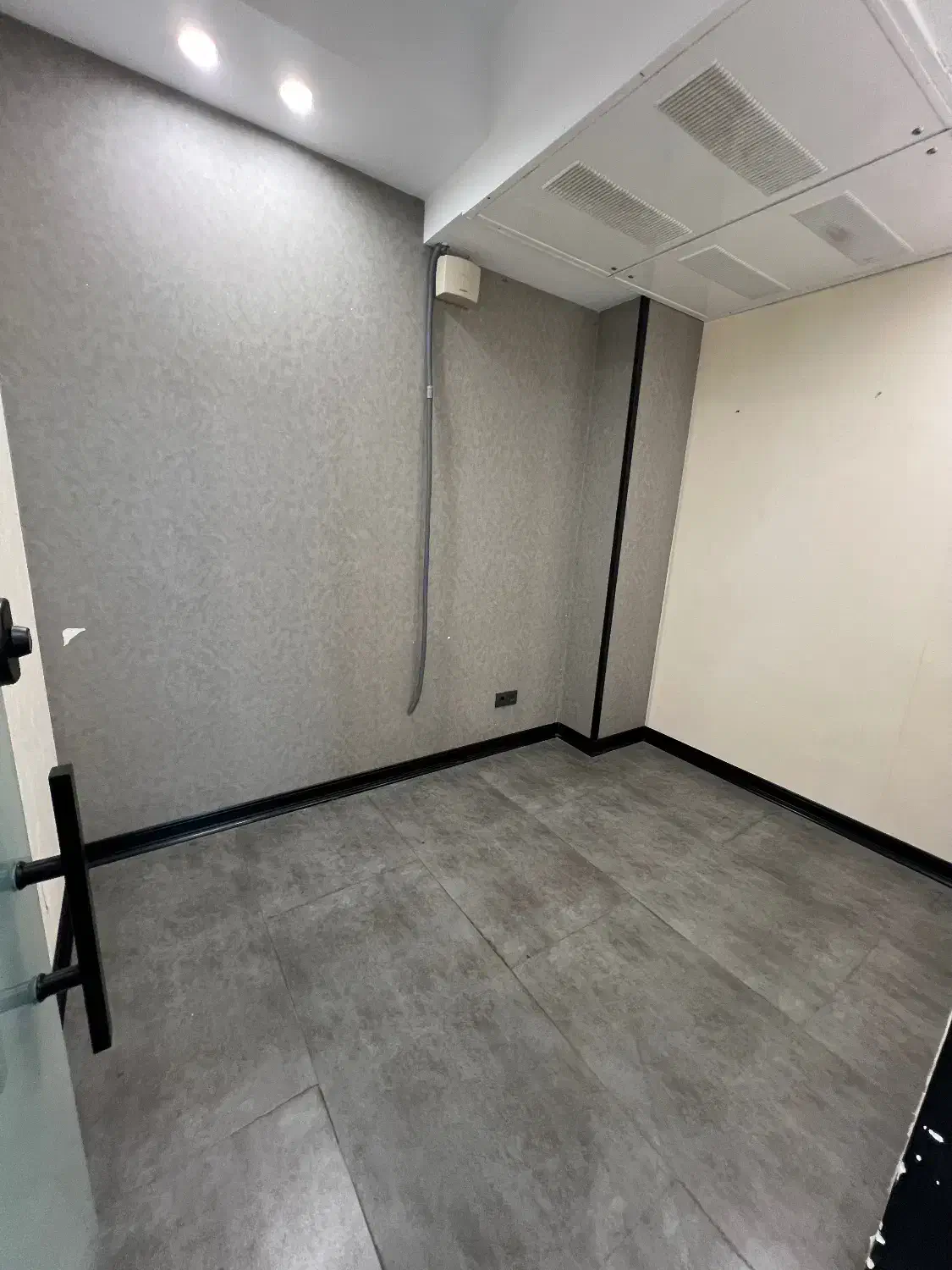 اجاره صندلی و اتاق(مزون)وتمام لاینهاو ناخنکاردرصدی|خدمات آرایشگری و زیبایی|تهران, مرزداران|دیوار