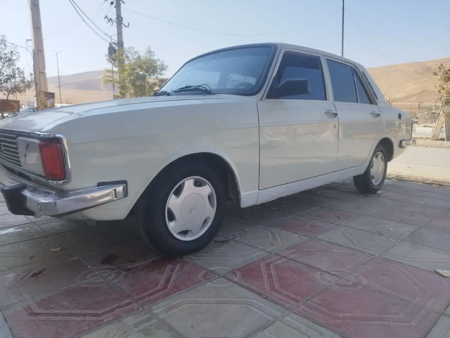 پیکان عروسک|خودرو کلاسیک|مهاباد (آذربایجان غربی), |دیوار