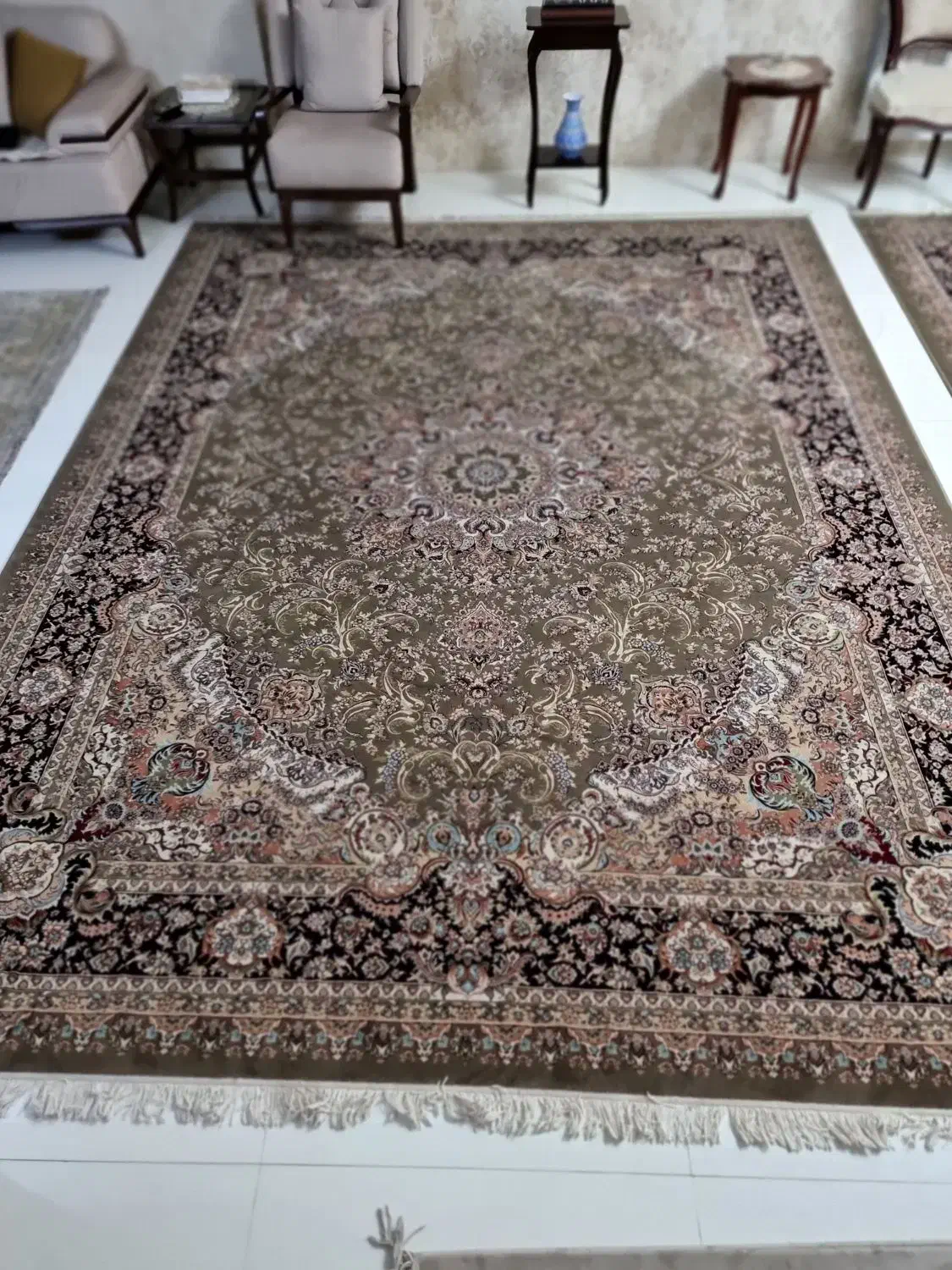 فرش نگین مشهد|فرش|مشهد, هفت تیر (حافظ)|دیوار