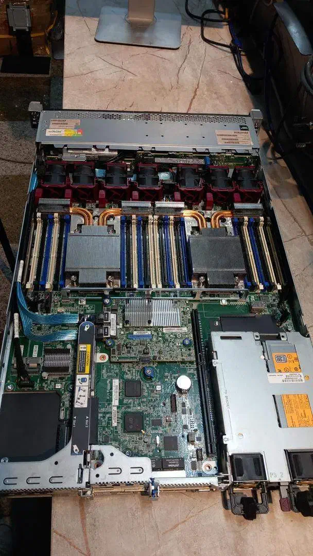 فروش سرور استوک dl360g9 8SFF|مودم و تجهیزات شبکه|تهران, فلسطین (میدان انقلاب)|دیوار