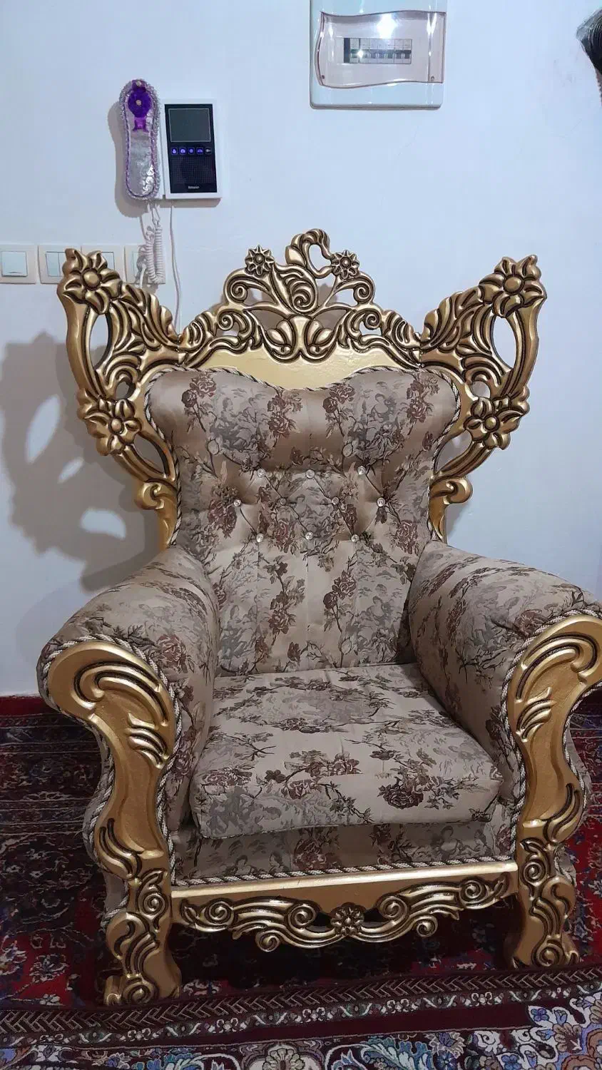 مبل سلطنتی ۹ نفره سالم و شیک|مبلمان خانگی و میز عسلی|آذرشهر, |دیوار