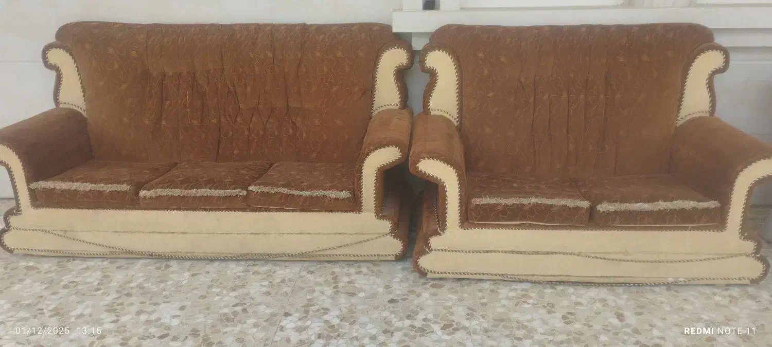 مبل چهار تیکه همراه با دوعدد میز شیشه ای|مبلمان خانگی و میز عسلی|شوشتر, |دیوار