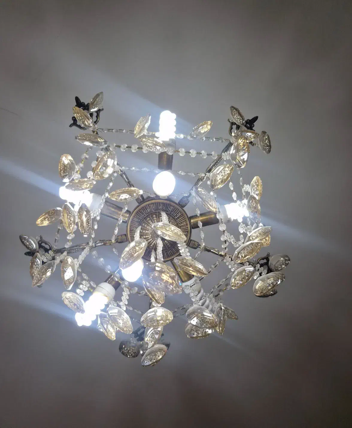 لوستر|لوستر و چراغ آویز|اصفهان, خانه اصفهان|دیوار