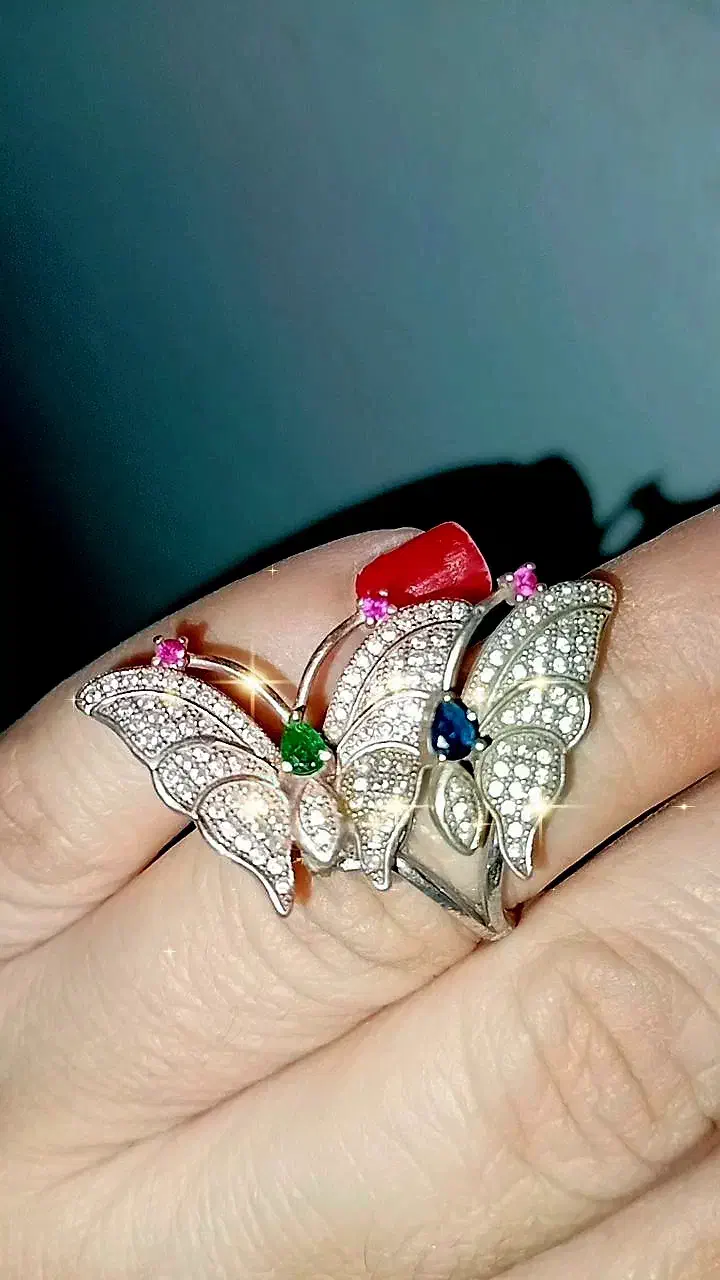 انگشتر پروانه نقره قدیمی با سنگ جواهر .کار لوکس|کلکسیون اشیاء عتیقه|همدان, |دیوار