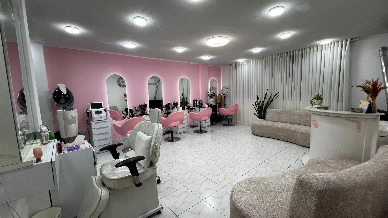 دعوت به همکاری در سالن زیبایی|استخدام درمانی، زیبایی، بهداشتی|بندر انزلی, متروپل|دیوار