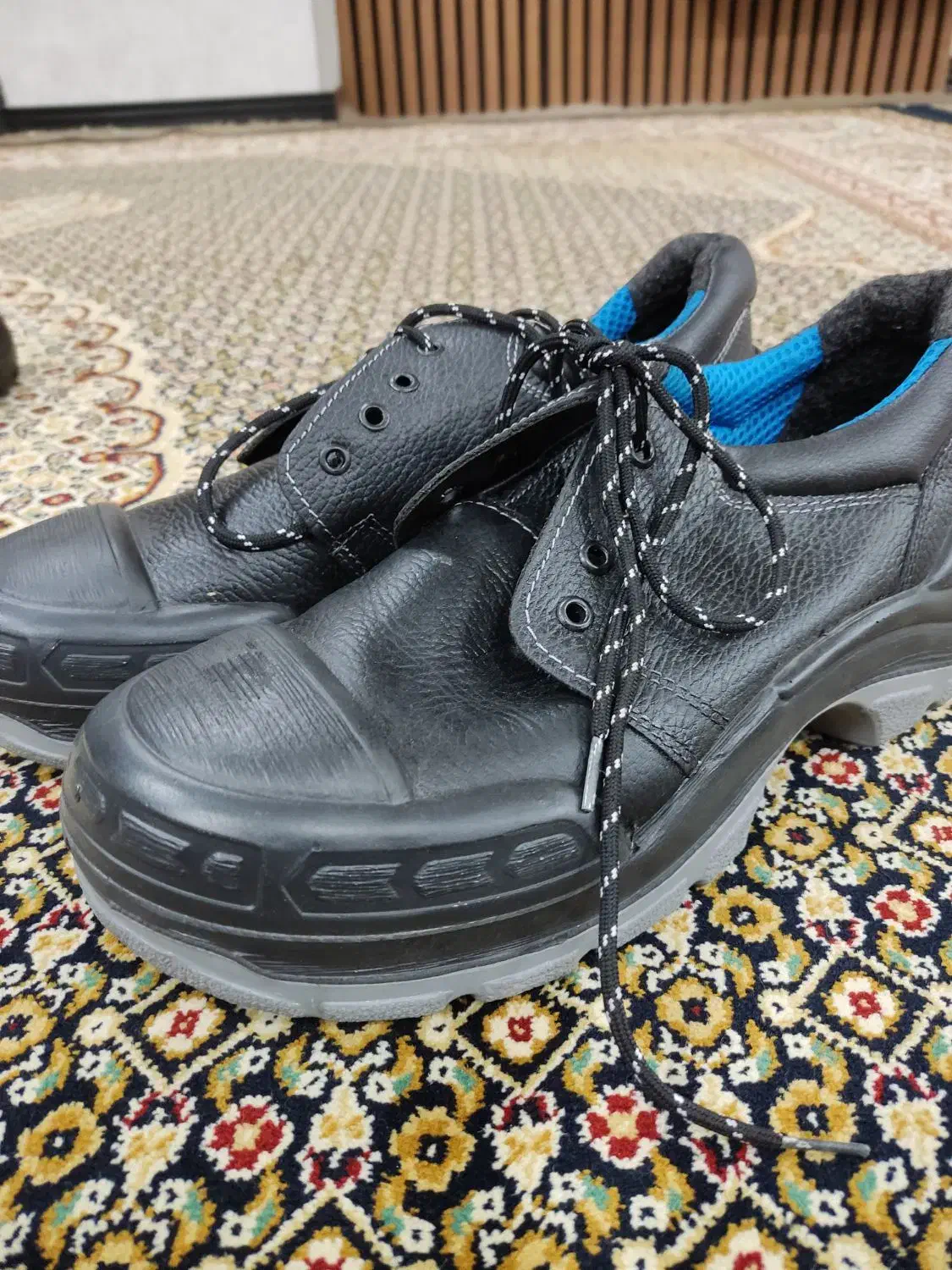 کفش و لباس و دستکش کار|لباس|فولادشهر, B7|دیوار