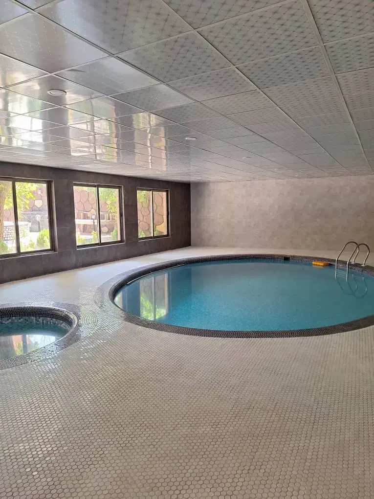 اجاره ویلا۱۶۰ متری ابگرم سرپوشیده باغبادران|اجارهٔ خانه و ویلا|باغ بهادران, |دیوار