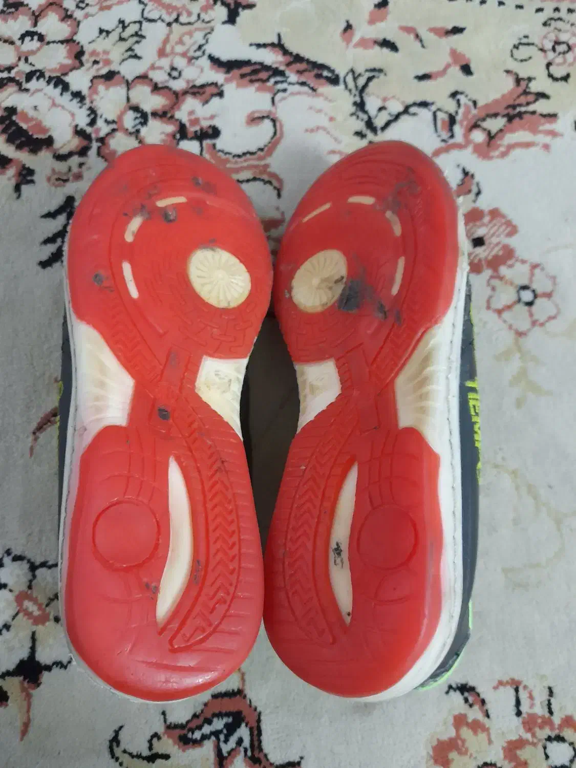 کفش ورزشی|کیف، کفش، کمربند|قم, باجک یک|دیوار