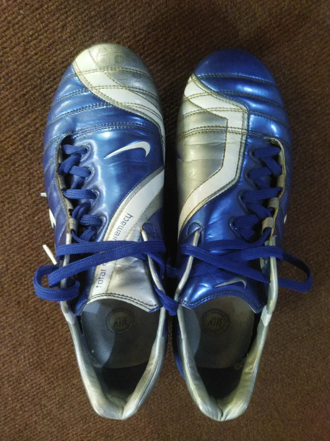 استوک چمن|کیف، کفش، کمربند|میانه, |دیوار