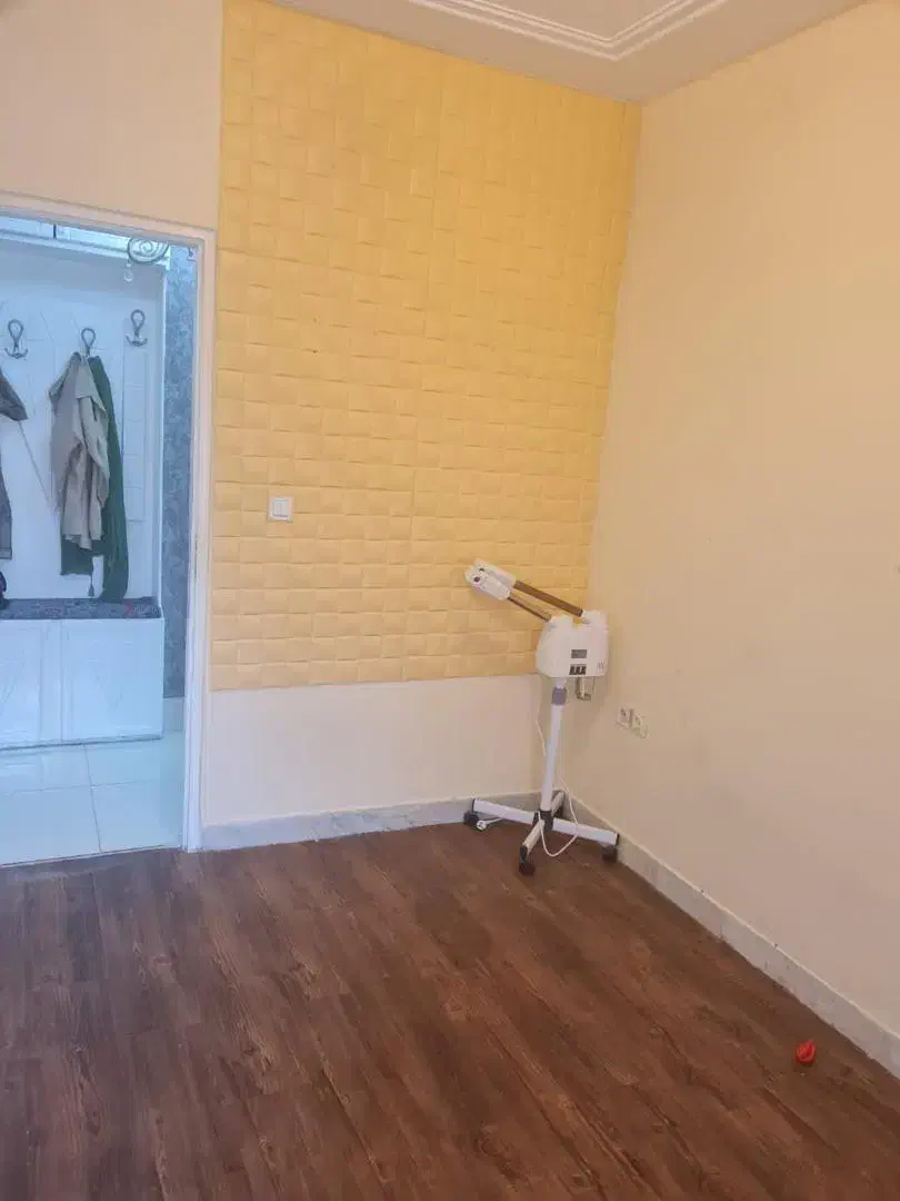 اجاره لاین واجاره یک اتاق بالکن دارمجزا|خدمات آرایشگری و زیبایی|رشت, گلباغ نماز|دیوار