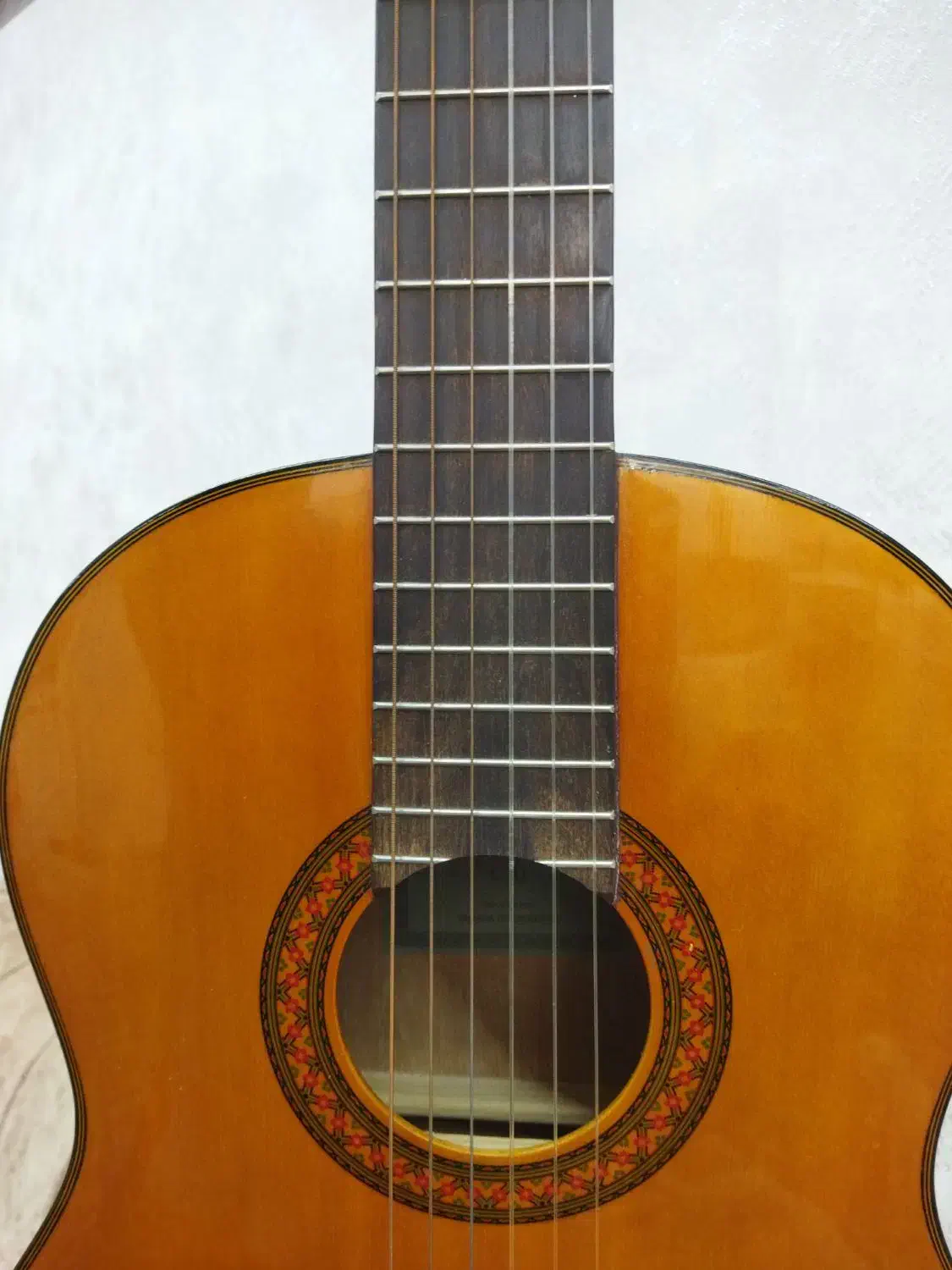 گیتار یاماها c70|گیتار، بیس، امپلیفایر|بروجن, |دیوار