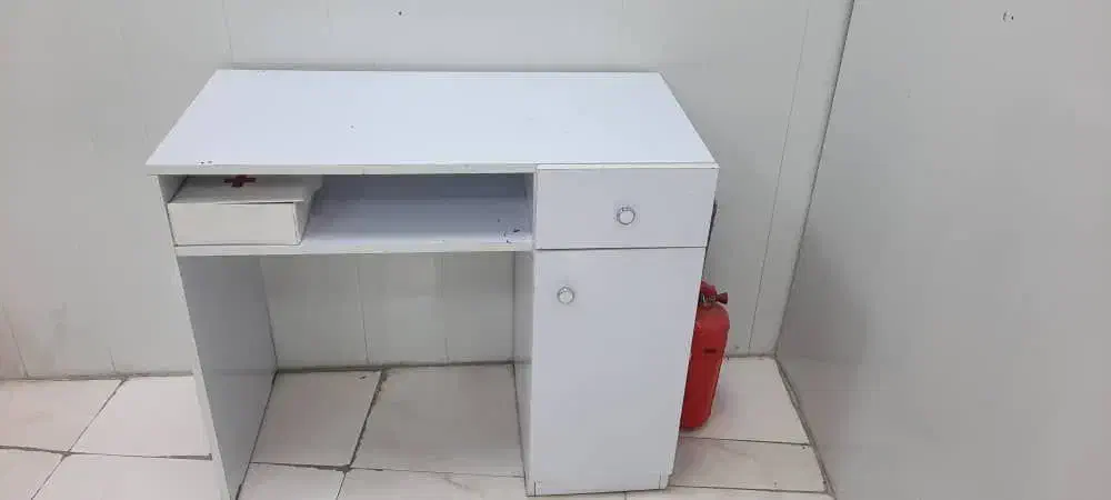 میز شیک و نو دست ساز|میز تحریر و کامپیوتر|لنجان, |دیوار