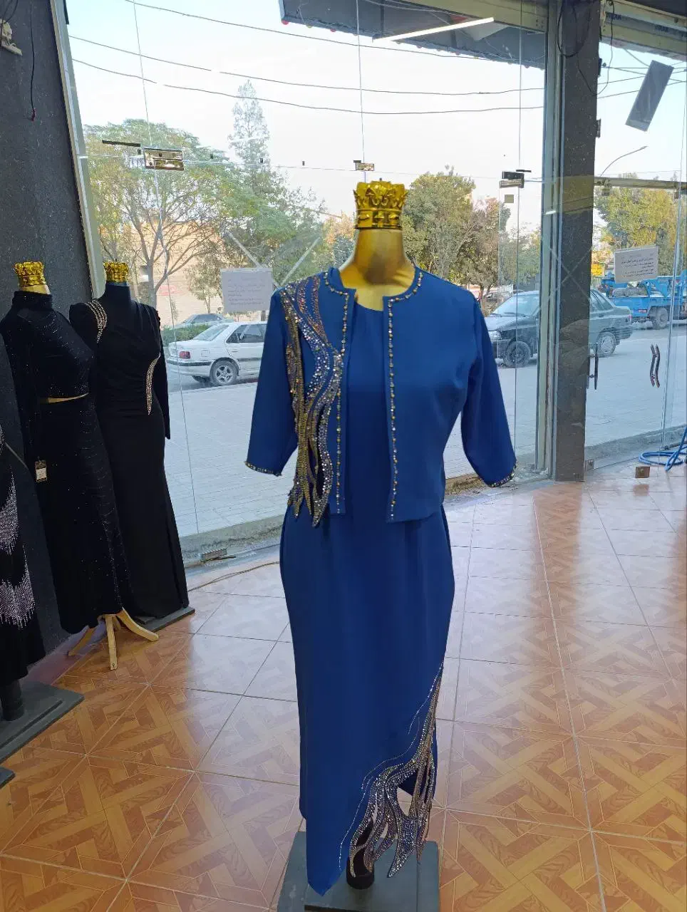 مجلسی ماکسی تانیا ، شیلان وسوینا کد 20272|لباس|اصفهان, بوستان زاینده رود|دیوار