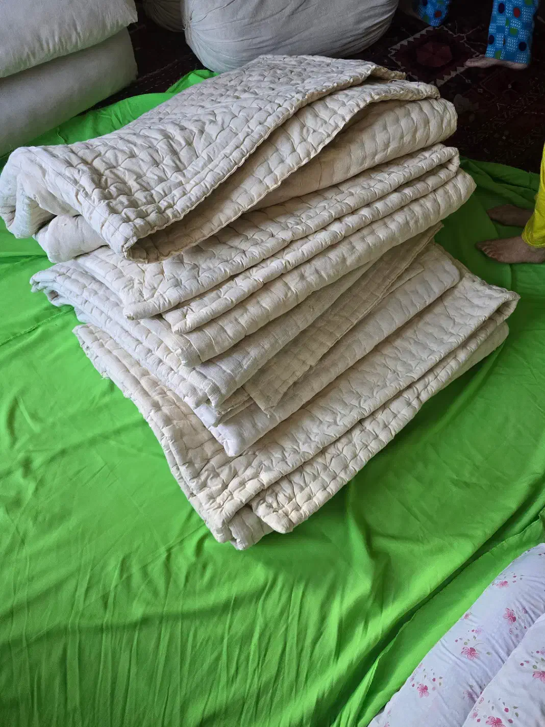 لحاف ، تشک ، بالشت پشم درجه یک گوسفندی|رختخواب، بالش، پتو|اهر, |دیوار