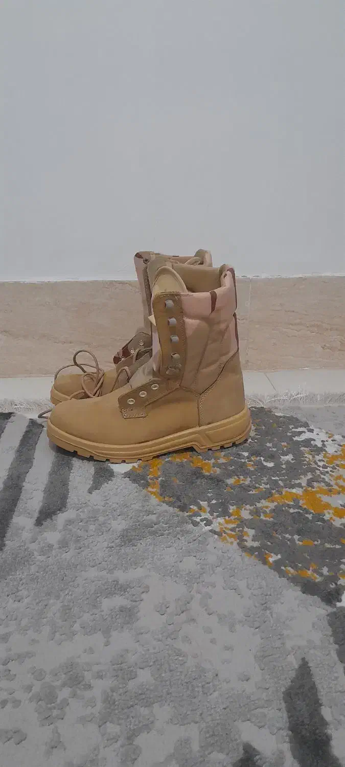 پوتین نونوهست|کیف، کفش، کمربند|زاهدان, |دیوار