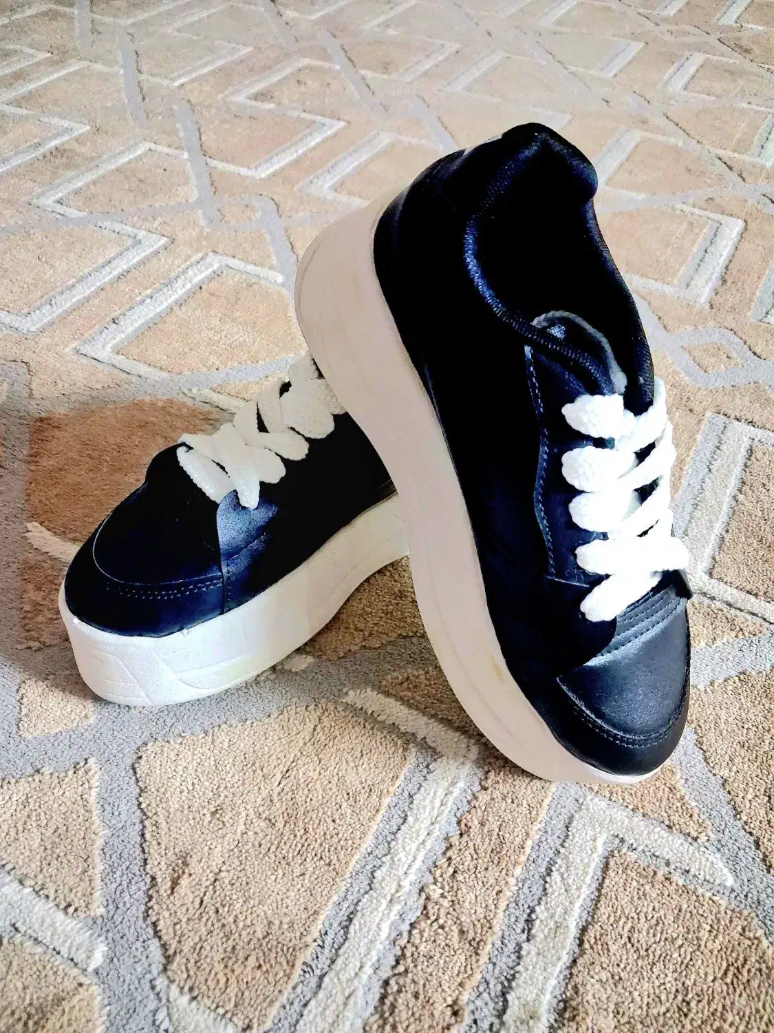 کتونی لژدار|کیف، کفش، کمربند|الوند, |دیوار