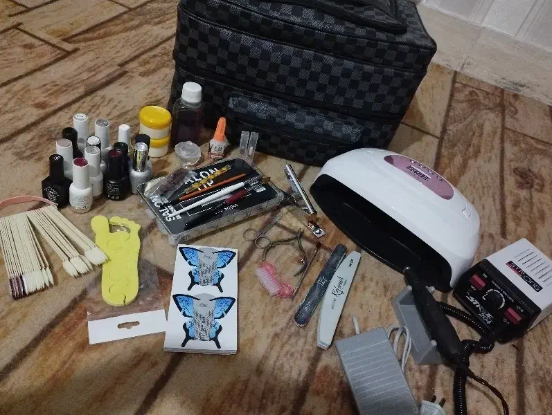 وسایل کاشت ناخن|آرایشی، بهداشتی، درمانی|سمنان, |دیوار