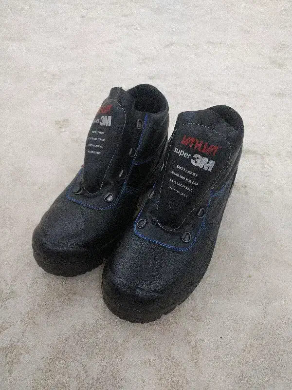 کفش ایمنی|کیف، کفش، کمربند|نیشابور, شهرک قدس|دیوار