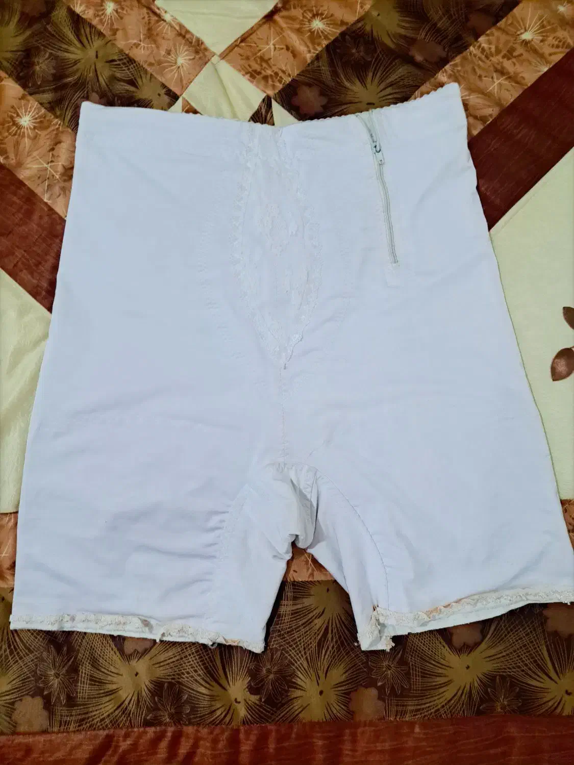 گن لاغری|لباس|تبریز, |دیوار