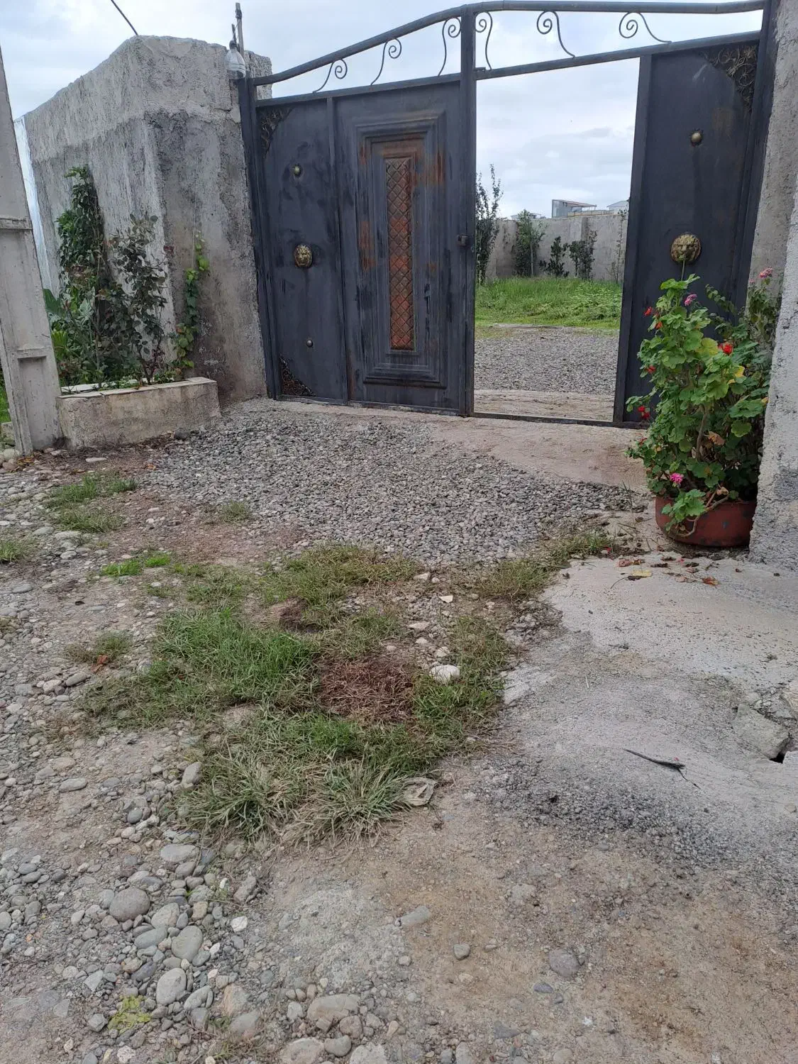 زمین و خانه ویلایی در شهر رشت|فروش خانه و ویلا|رشت, خرسندی|دیوار