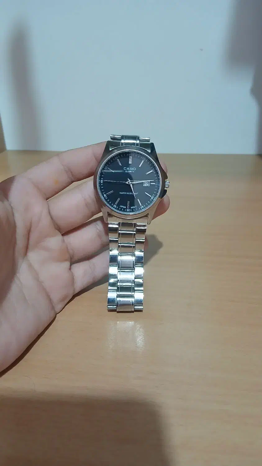 ساعت|ساعت|قم, بنیاد|دیوار