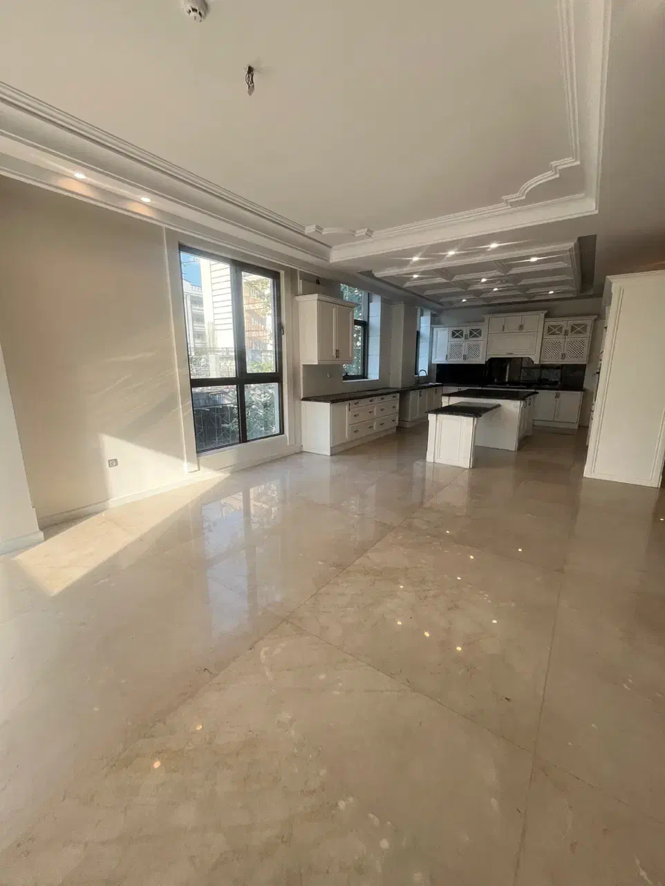 پاسداران*۲۷۵متر،ویلایی،یک از دو،بینظیر۴خواب