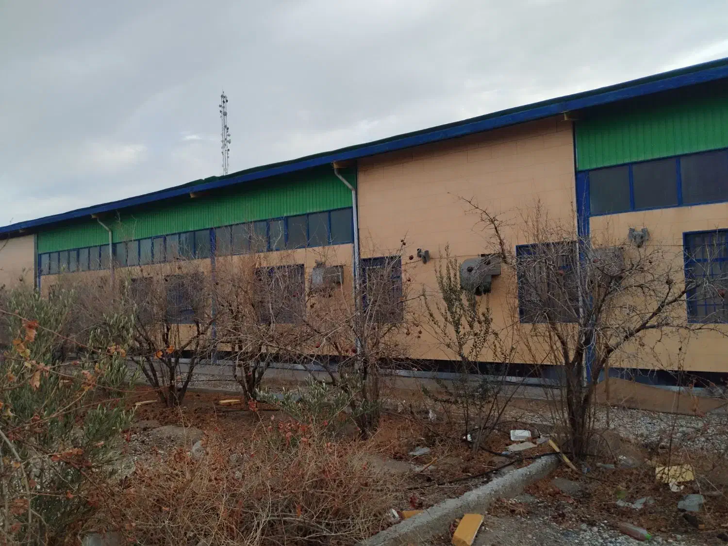 اجاره محل برای کارگاه و انبار|اجارهٔ دفتر صنعتی، کشاورزی، تجاری|ساوه, |دیوار