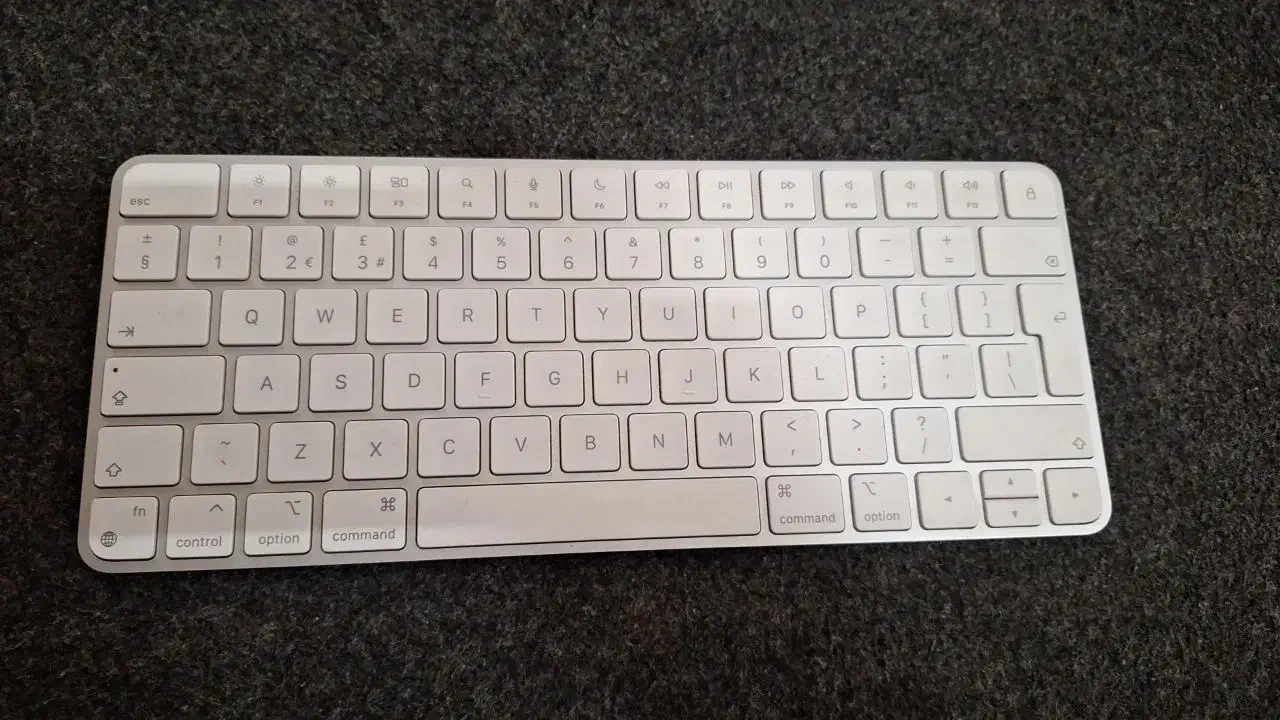 مجیک کیبورد اپل|قطعات و لوازم جانبی رایانه|قم, فرهنگیان و شهربانی|دیوار